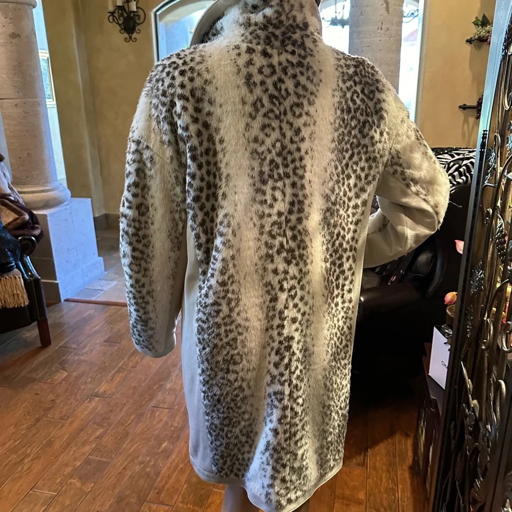 St. John Faux Fur Animal Print Coat - Picture 3 of 9